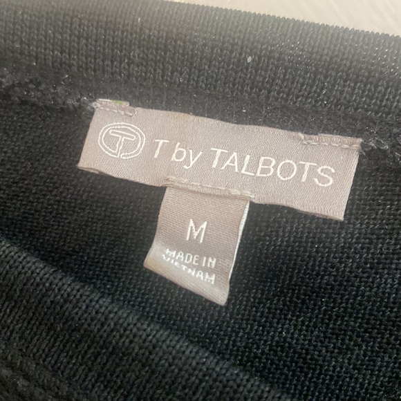 Black jumpsuit. Elastic waist, side pockets, V neck in front/ back, S/S, bow tie - Picture 7 of 10